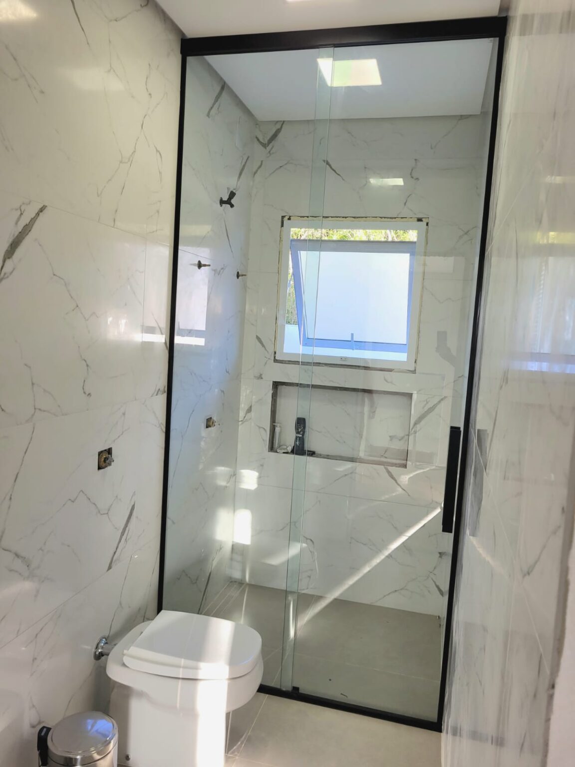 Box Até o teto puxador H